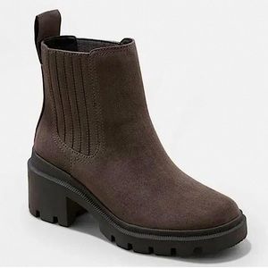 Naya Heeled Chelsea Boots
